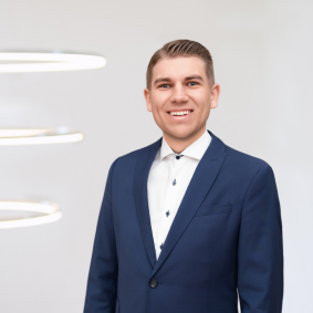 Finanzmakler Lukas Wagner