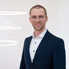 Finanzmakler Versicherungsmakler der DKG Ben Glaser