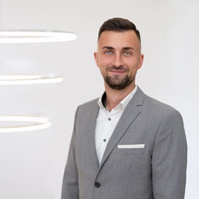 Finanzmakler Versicherungsmakler der DKG Toni Kretschel